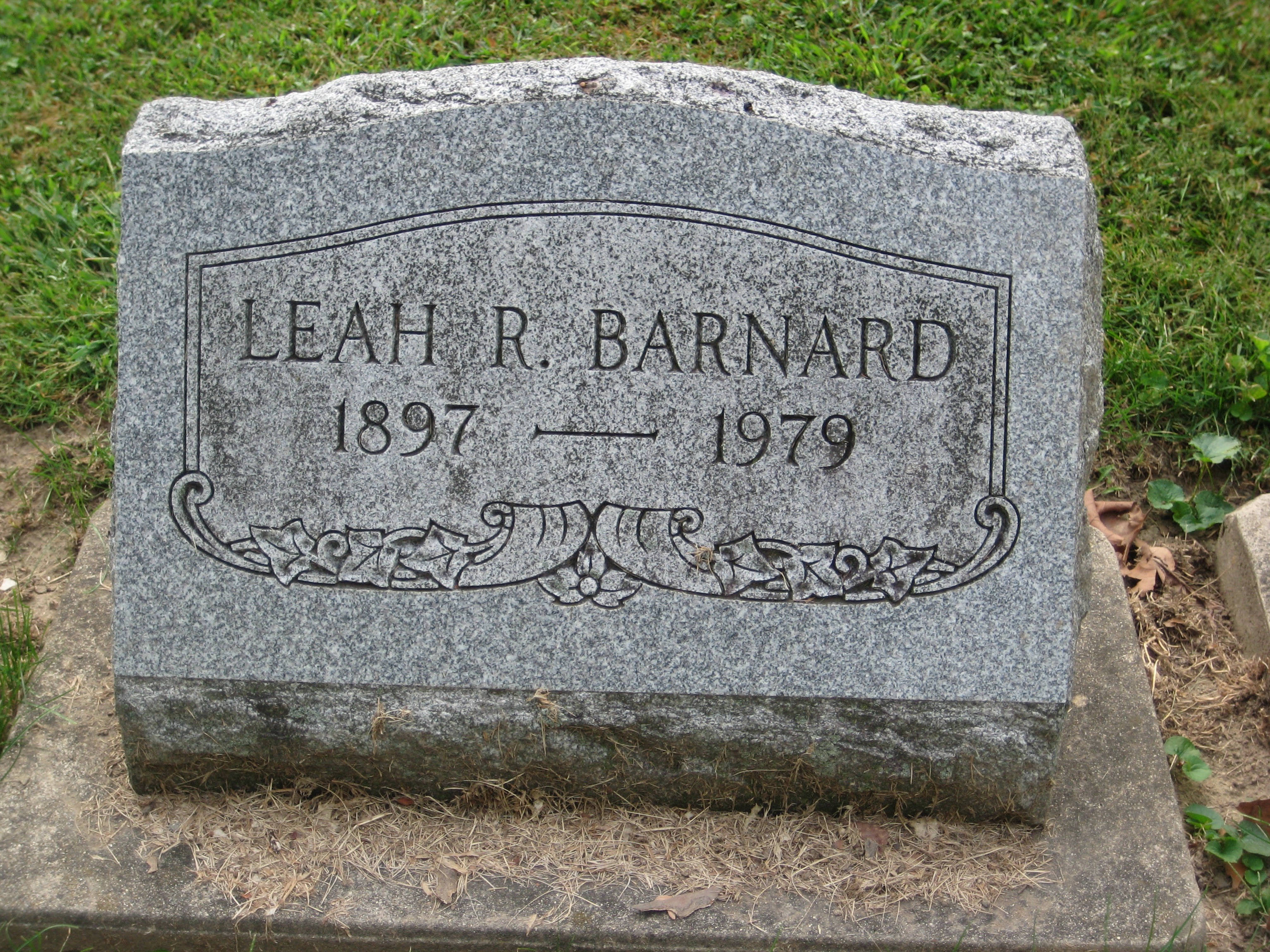 Barnard, Leah